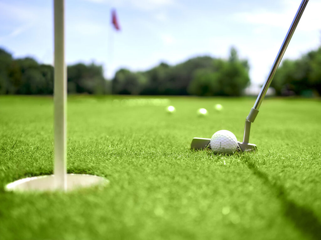 パターは“オーバー必須”と言われる理由と、アマチュアが陥る落とし穴